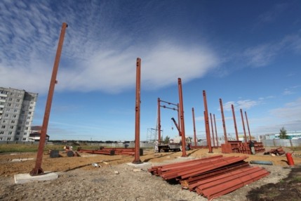 На этой неделе наша компания приступила к монтажу металлоконструкций на объекте «Торговый комплекс» в г.Шарыпово Красноярского Края