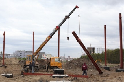 Начался монтаж металлоконструкций на объекте "Торгово-выставочный центр" г.Красноярск