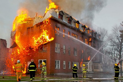 Почему горят здания